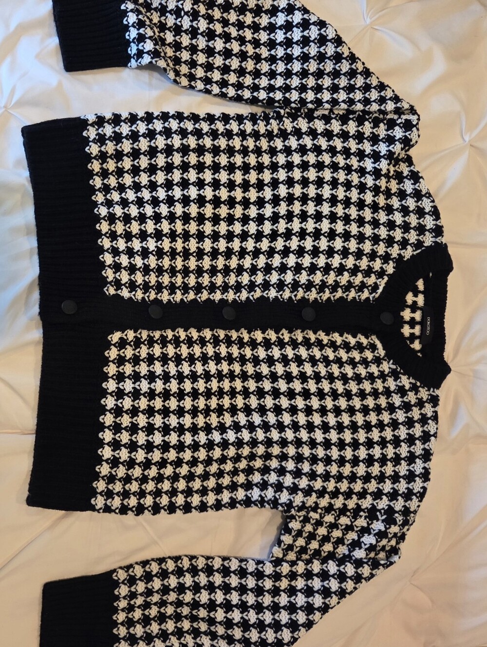 Dokotoo - Black & White Houndstooth Knit Cardigan Sweater